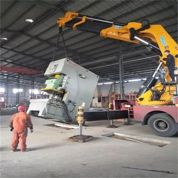 永城80吨折臂吊车出租附近电话