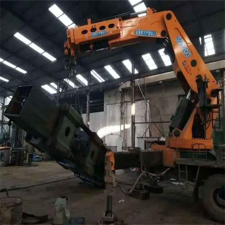 永城130吨折臂吊车出租吊机租赁附近电话