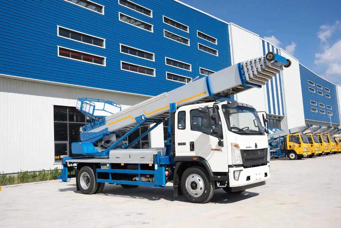 永城出租云梯车高空作业车 建筑垃圾搬运